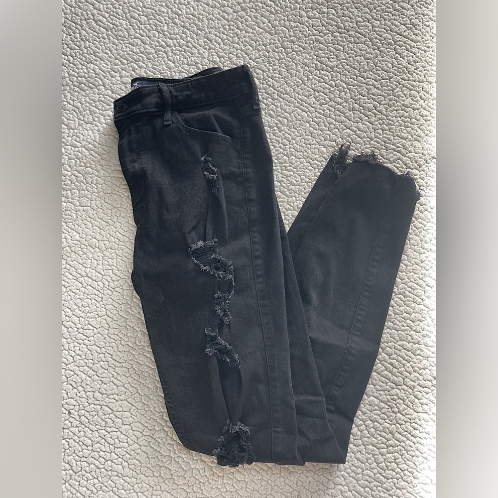 Hollister Men’s Ripped Jeans!